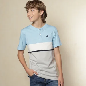 | Kids | Camiseta Cuello Henley Bloques Color Azul Claro Ref. 248011125