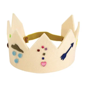 Corona de fieltro con apliques