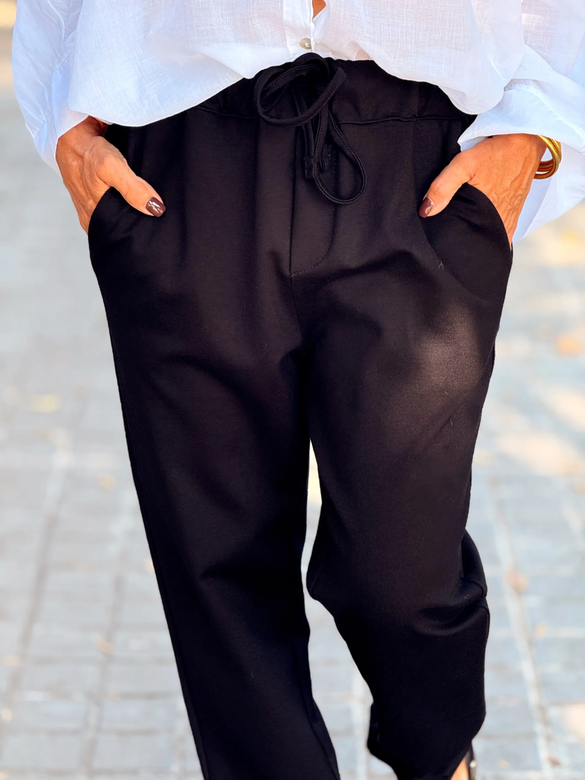 PANTALON CON CORDON BENJAMIN NEGRO - Imagen 3