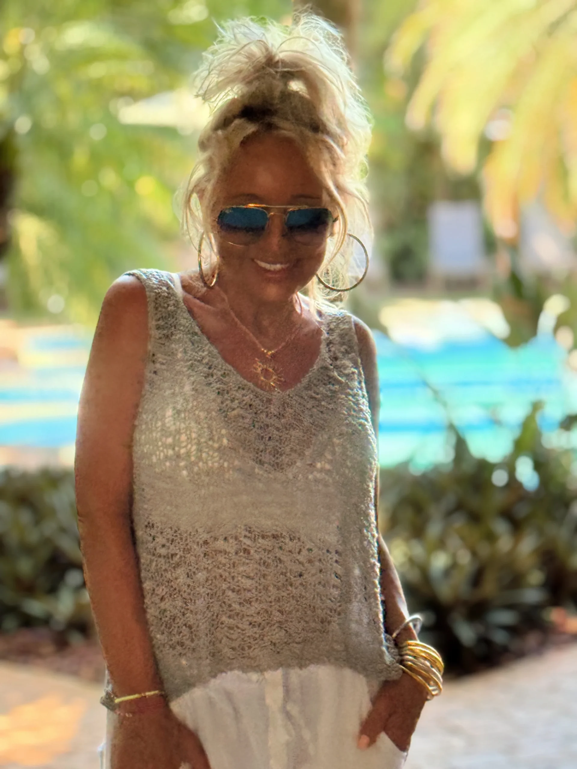 TOP AGUJEROS LUISA GRIS - Imagen 7