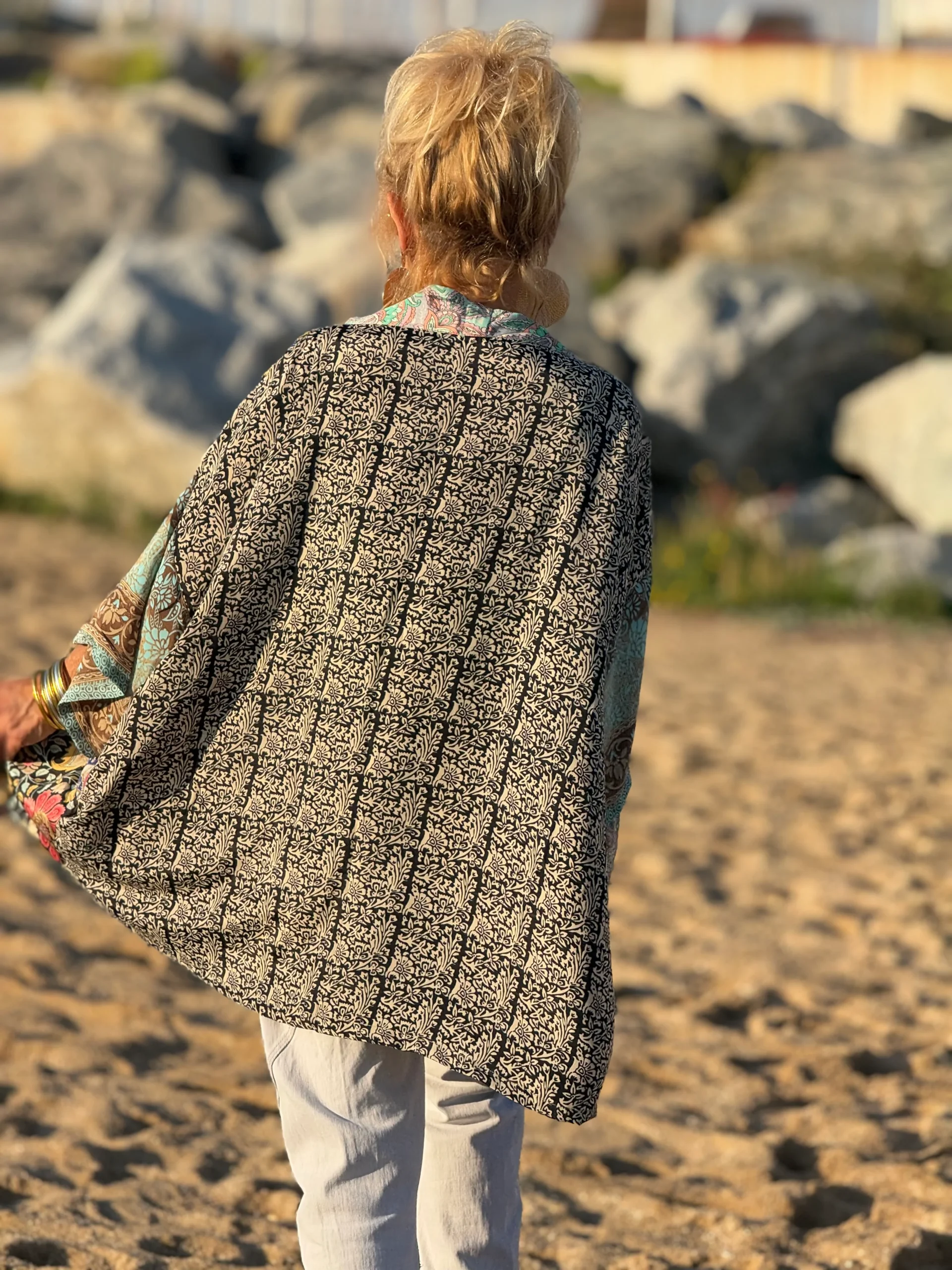 KIMONO CORTO ESTAMPADO MULTICOLOR - Imagen 6