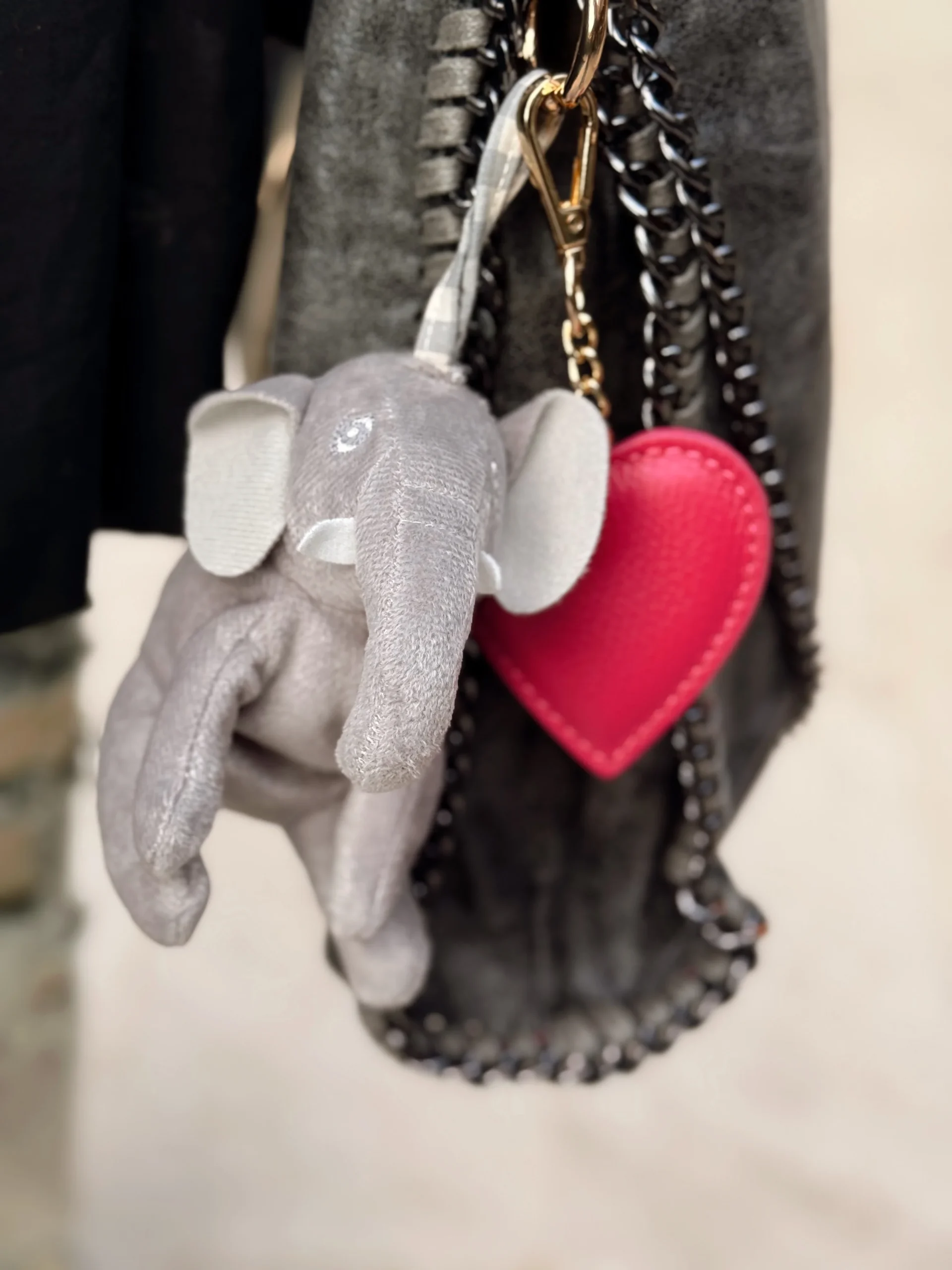 SET BAG CHARMS ELEFANTE GRIS