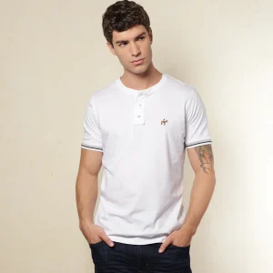 Camiseta F/E Cuello Henley Blanco Ref. 147011025