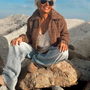 CHAQUETA CORTA LARA MARRON