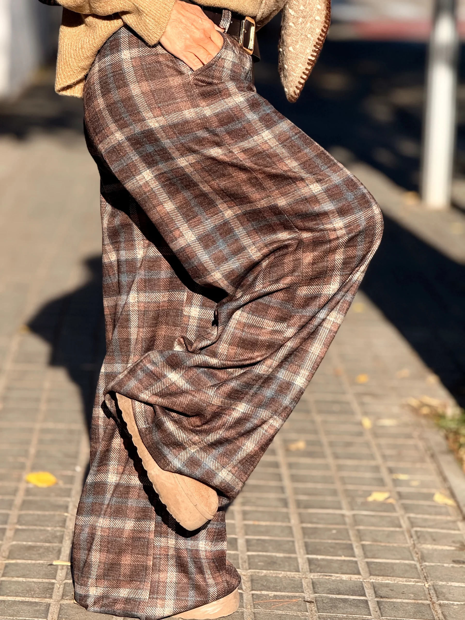 PANTALON CUADROS NOAH MARRÓN - Imagen 9