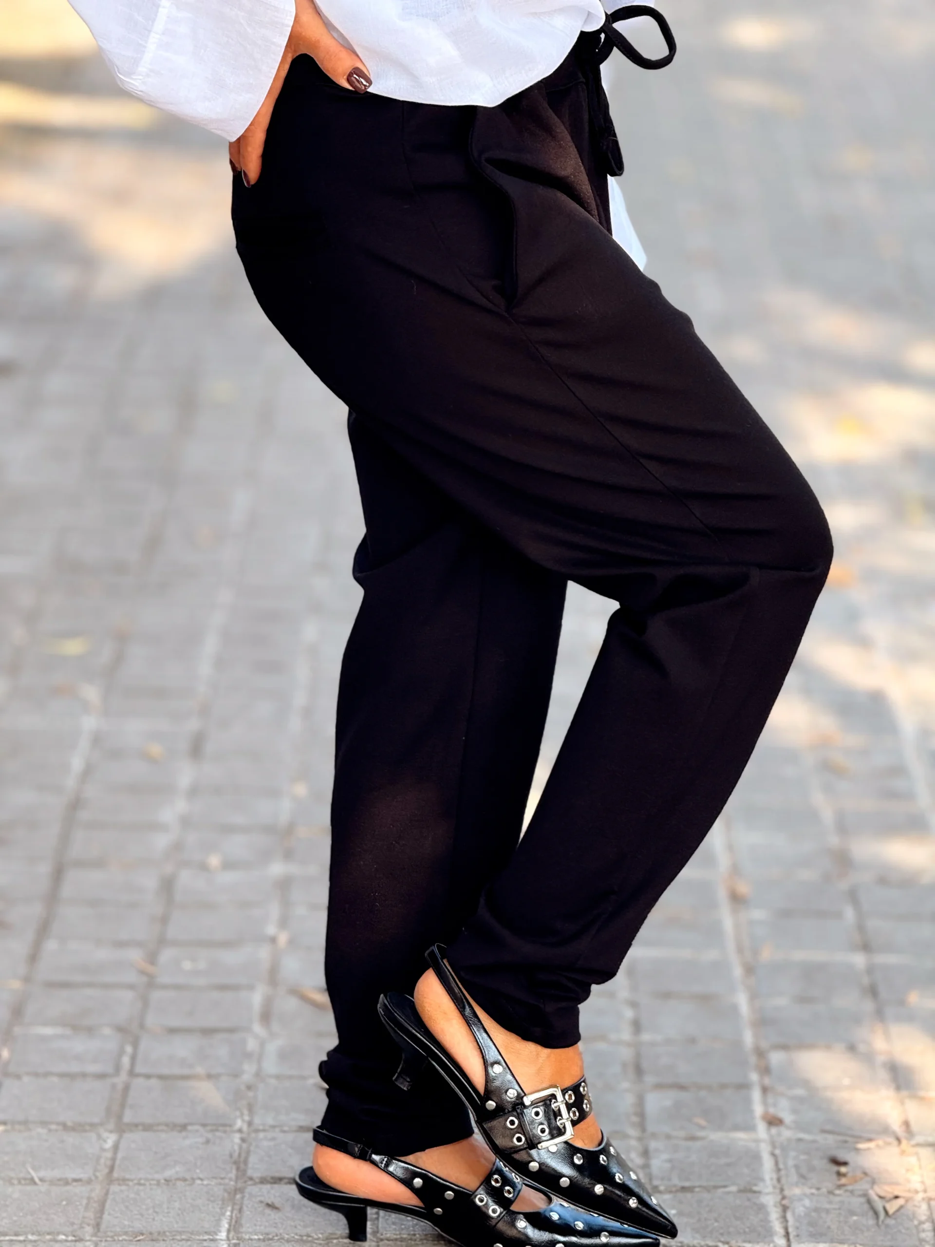 PANTALON CON CORDON BENJAMIN NEGRO - Imagen 6