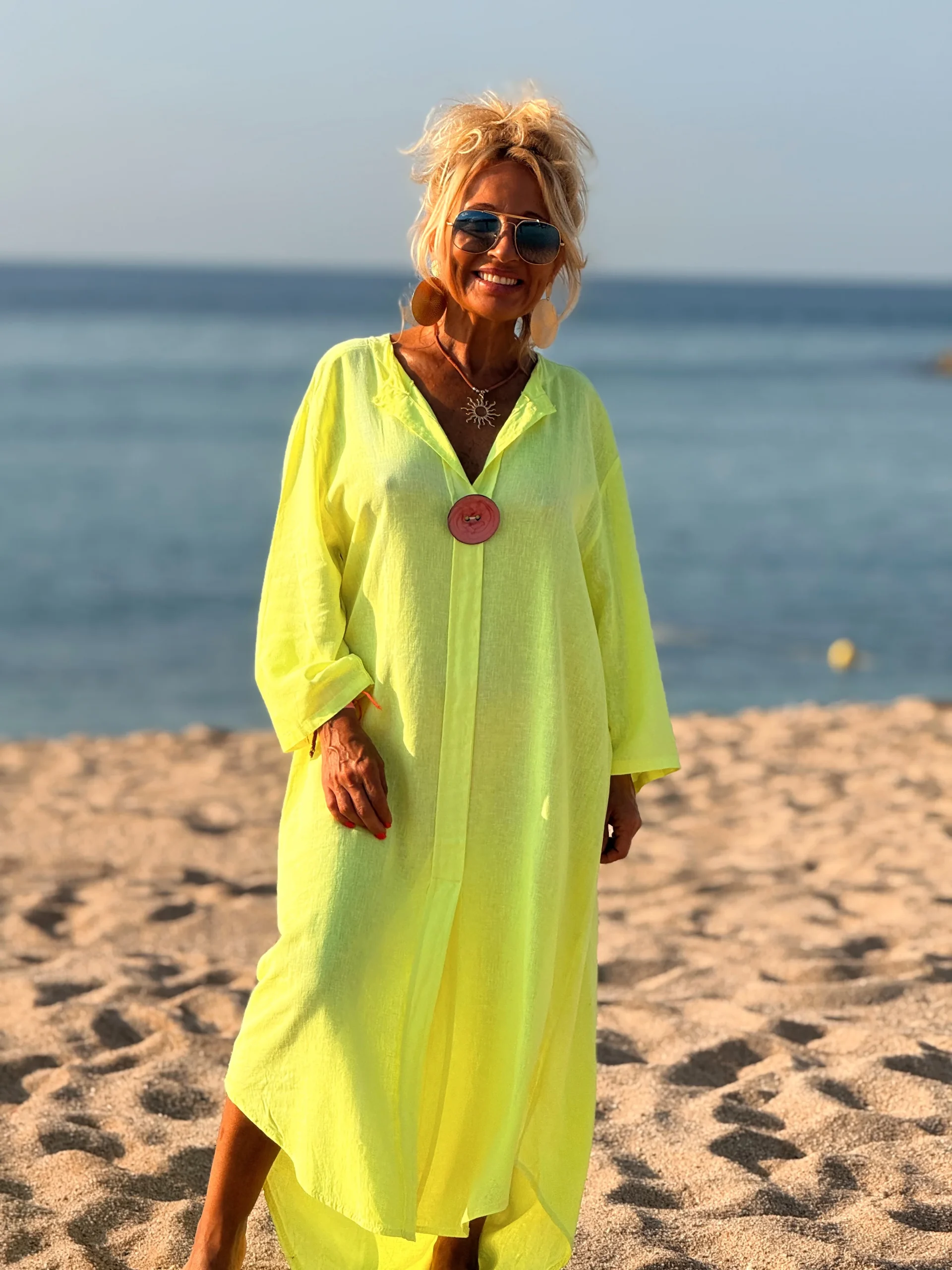 VESTIDO CON BOTONES MULTICOLOR - Imagen 3