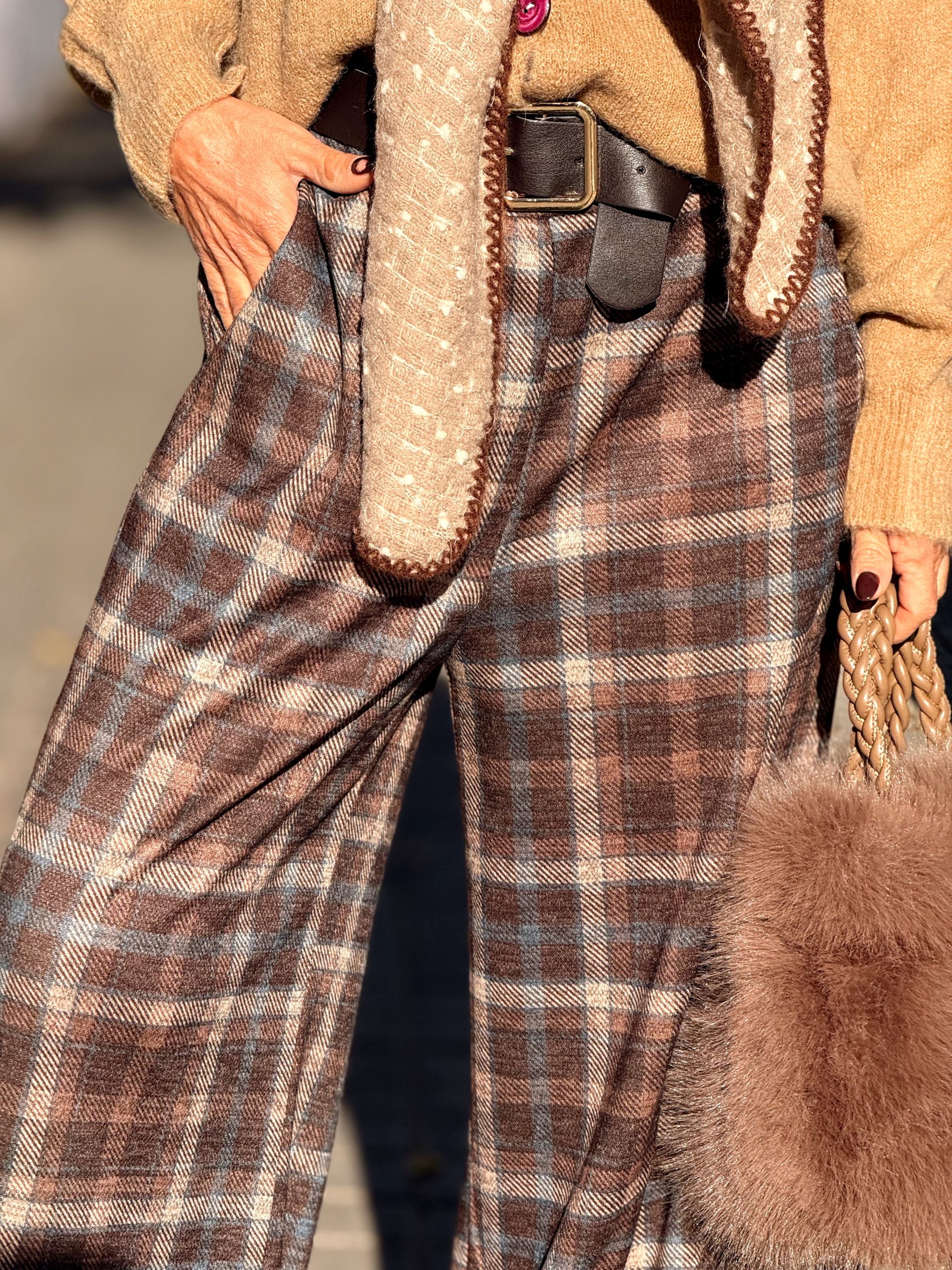 PANTALON CUADROS NOAH MARRÓN - Imagen 8