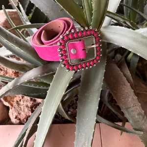 CINTURÓN PIEL PIEDRAS FUCSIA