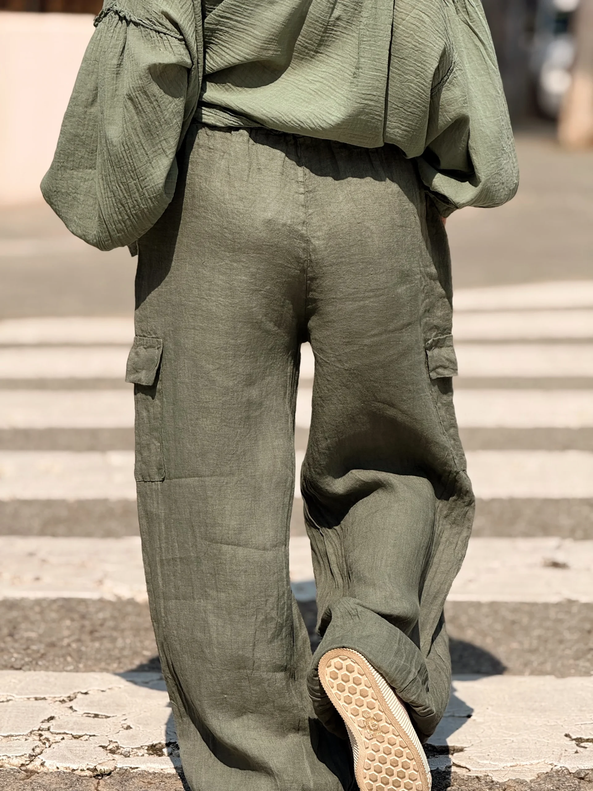 PANTALON LINO CARGO KAKI - Imagen 9