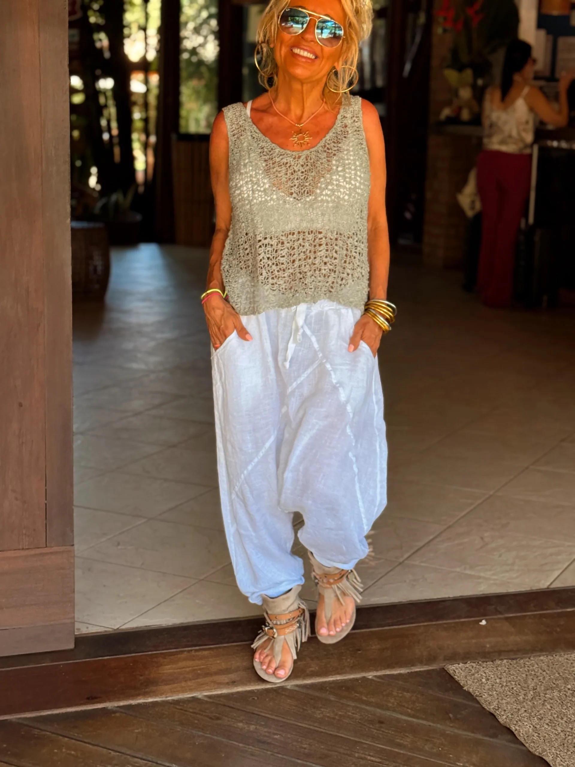 TOP AGUJEROS LUISA GRIS - Imagen 9