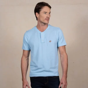 Camiseta F/E Cuello Henley Azul Cielo Ref. 147021125