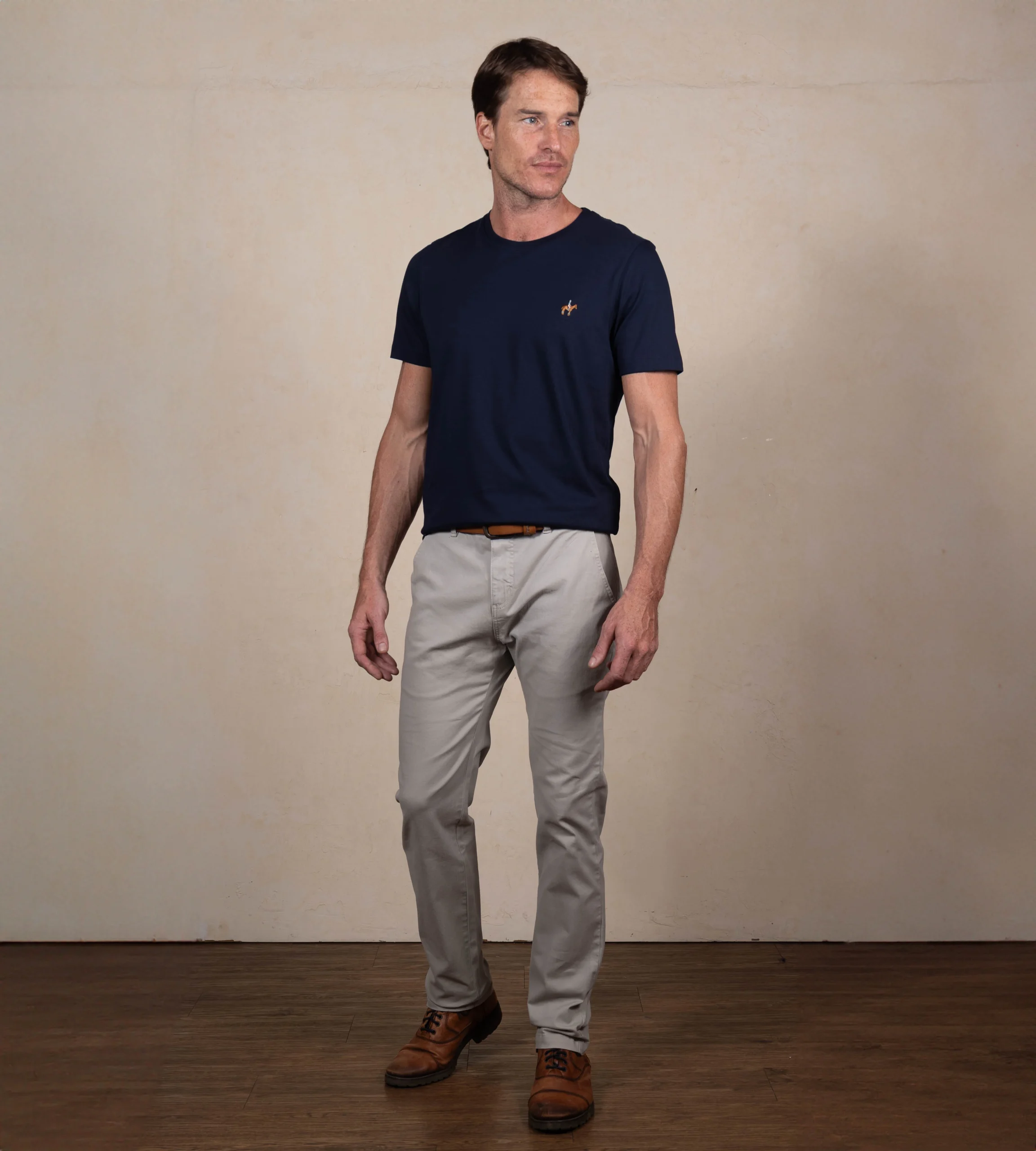 Camiseta Bordada Fondo Entero Color Azul Navy Ref. 152090825 - Imagen 4