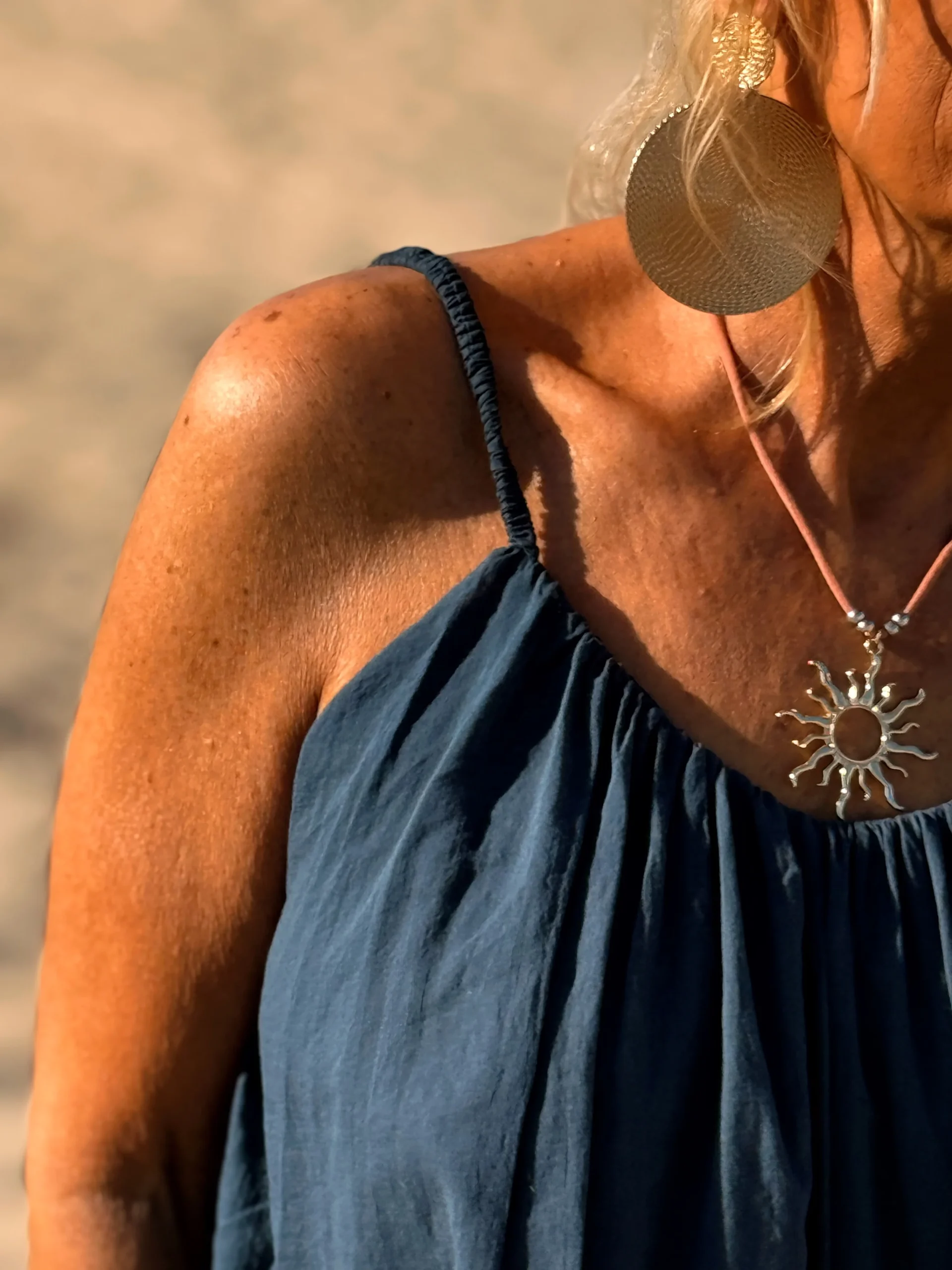 VESTIDO CORTO TULIPÁN AZUL MARINO - Imagen 4