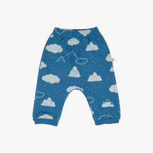 Jogger 'amongst the clouds' dark blue