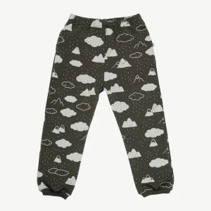 joggers 'amongst the clouds' beluga