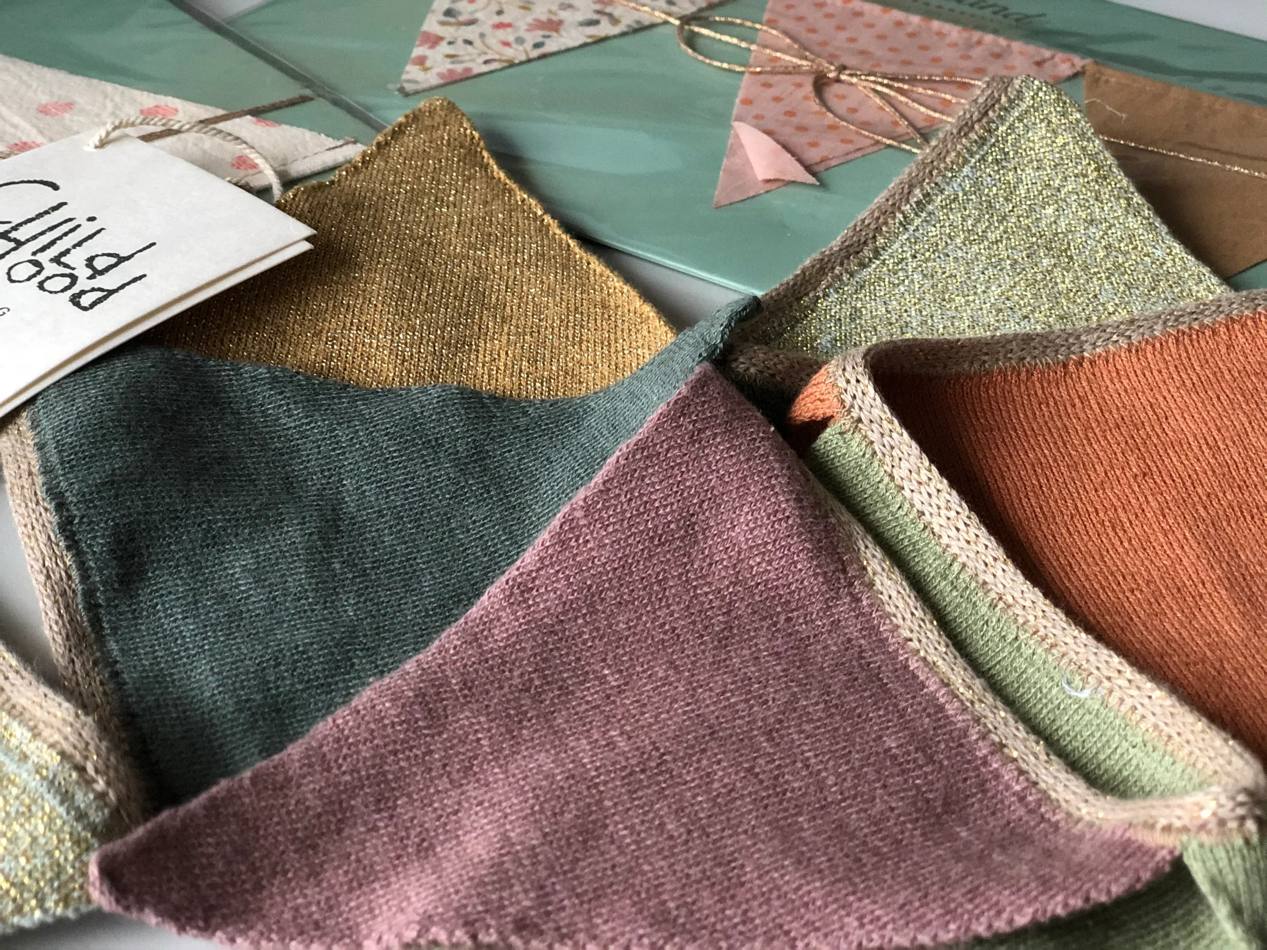 Guirnalda 9 banderines de punto - multicolor - Imagen 3