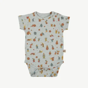 Body 'juggling beetles' sky splash