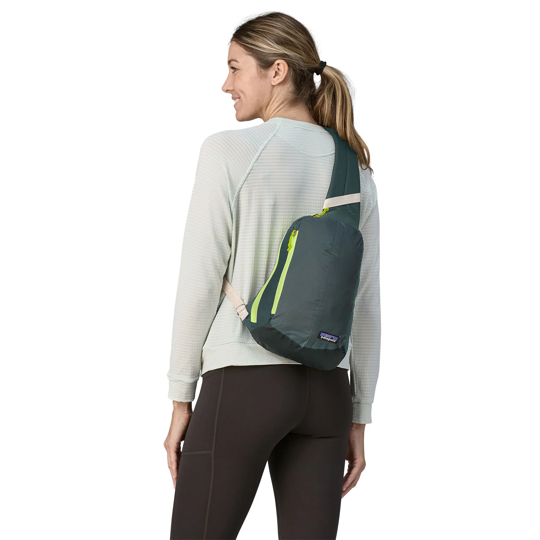 Mochila Ultralight Black Hole® Sling - Imagen 6