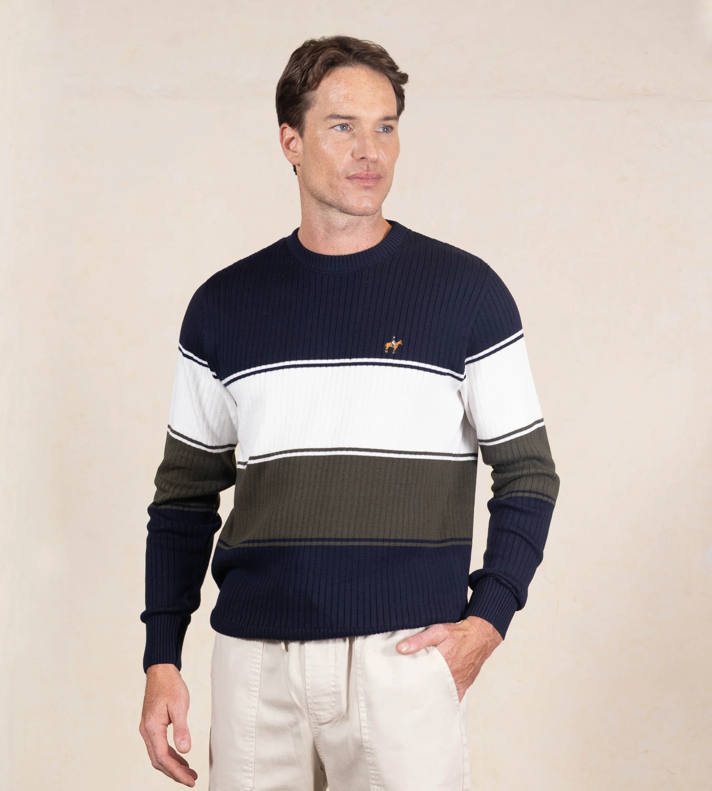 Buzo tejido color verde militar Ref. 138011125 - Imagen 5