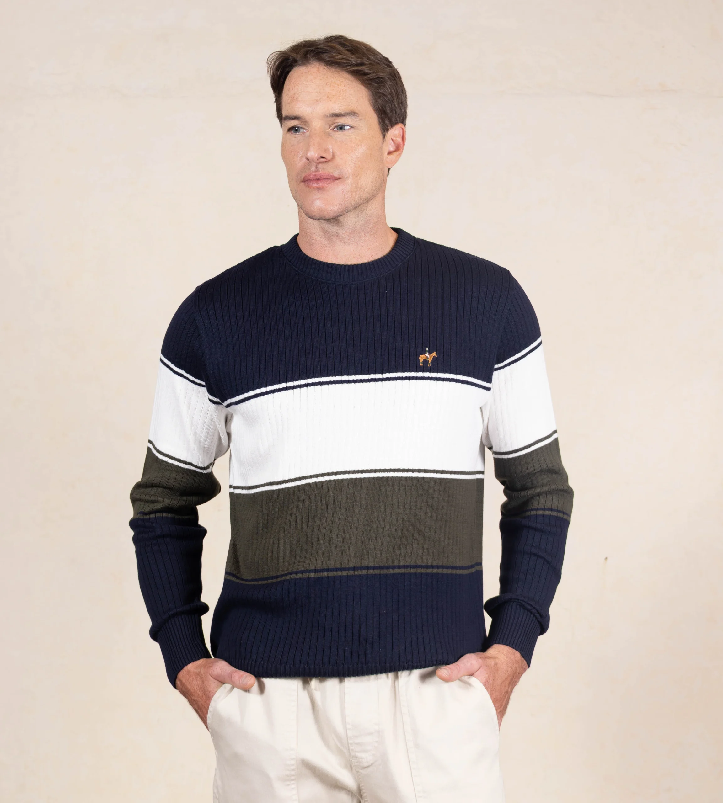 Buzo tejido color verde militar Ref. 138011125 - Imagen 3