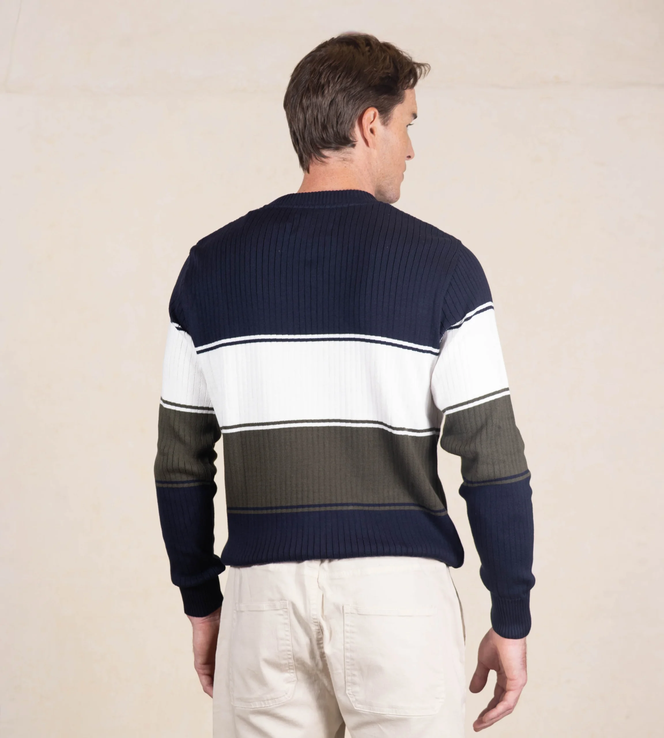 Buzo tejido color verde militar Ref. 138011125 - Imagen 4