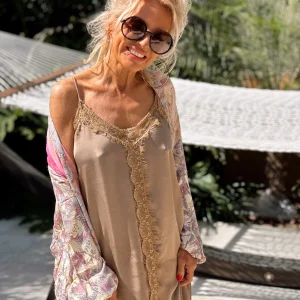 VESTIDO LENCERO BRUNA CAMEL