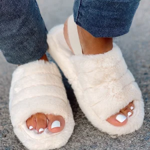 SANDALIAS CON PELO SINTÉTICO CRUDO