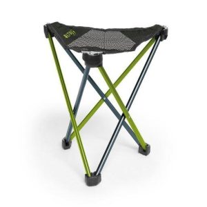 Taburete Altus plegable de aluminio y poliéster.